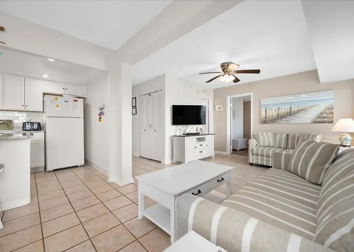 Beautiful 1 Bedroom In 9400 Building With Side Ocean Views! Ferienhaus *