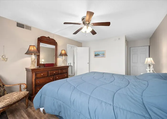 Ferienhaus Beautiful 1 Bedroom In 9400 Building With Side Ocean Views! *