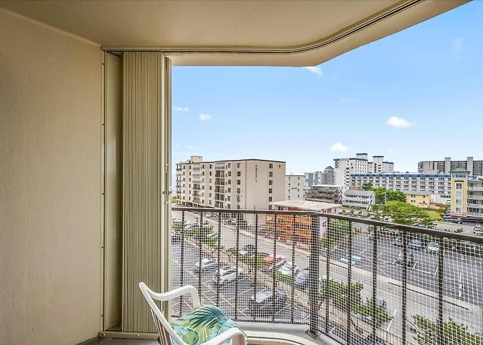 Beautiful 1 Bedroom In 9400 Building With Side Ocean Views! * Ocean Stadt