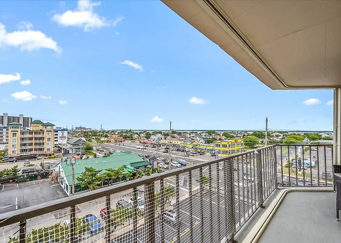 Beautiful 1 Bedroom In 9400 Building With Side Ocean Views! Ocean Stadt