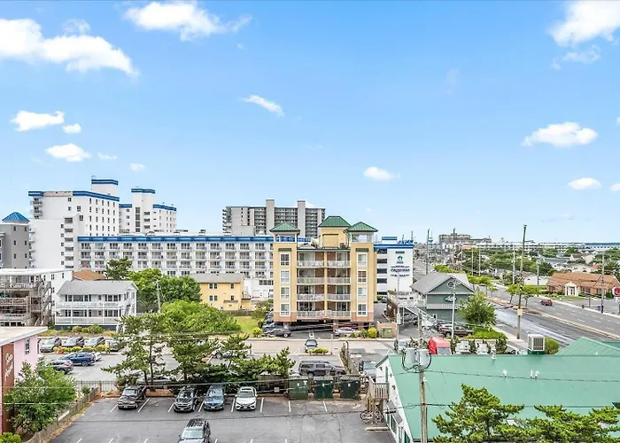 Ferienhaus Beautiful 1 Bedroom In 9400 Building With Side Ocean Views! *